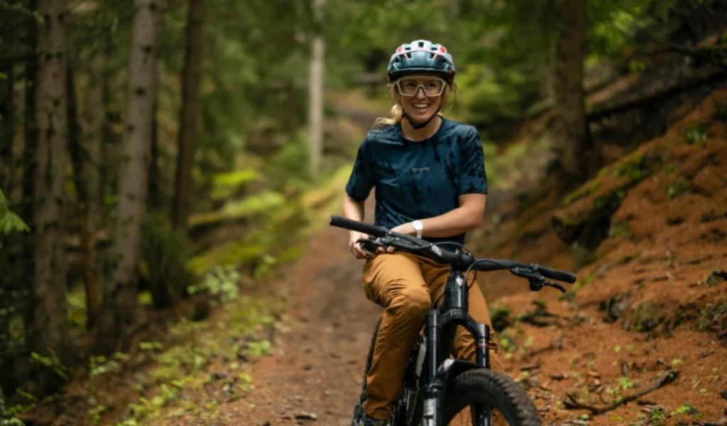 Promocje na odzież rowerową w naszym sklepie pmbike.pl