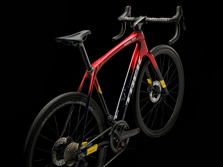 Rower szosowy Trek Domane SLR 7 Gen 4 2023 red smoke