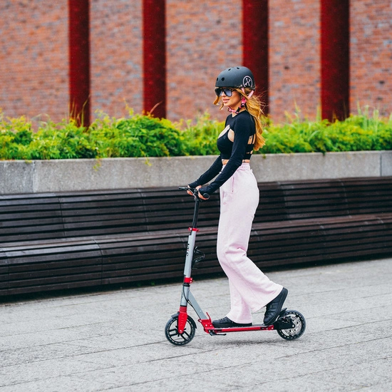 Hulajnoga z hamulcem tarczowym NILS EXTREME HM122T LED