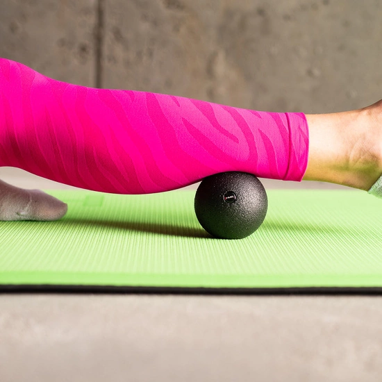 Piłka do masażu HMS BLM01 8 cm