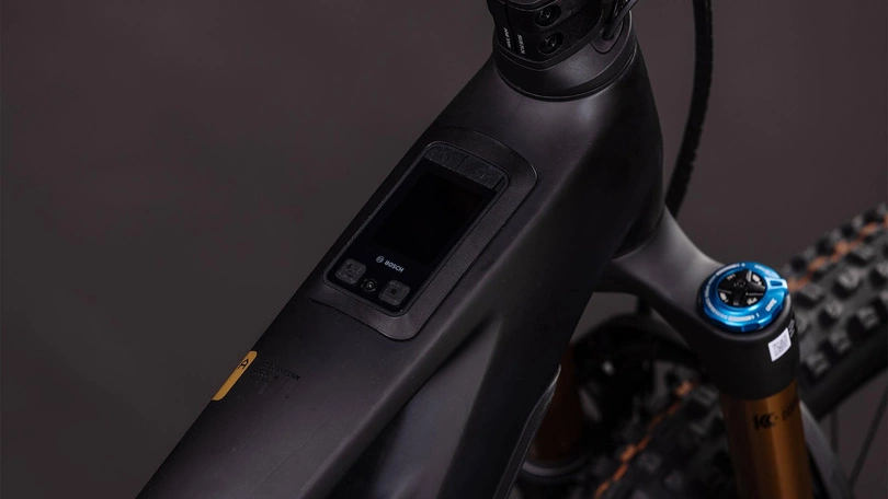 Zestaw: Rower elektryczny górski Cube Stereo Hybrid ONE44 HPC AT 800 2026 carbon / gold + Bosch Kiox 400C (BRC3200)