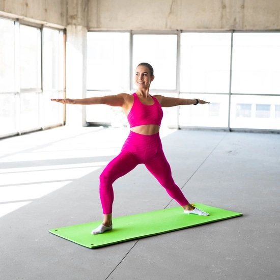 Mata fitness klubowa z otworami HMS PREMIUM MFK03 zielono - czarna