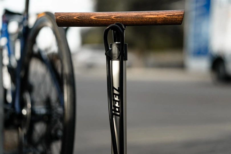 Pompka rowerowa z manometrem Zefal Profil Max FP65 175 psi