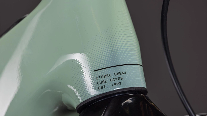 Zestaw: Rower elektryczny górski Cube Stereo Hybrid ONE44 HPC Race 800 2026 driedherbs + Bosch Kiox 400C (BRC3200)