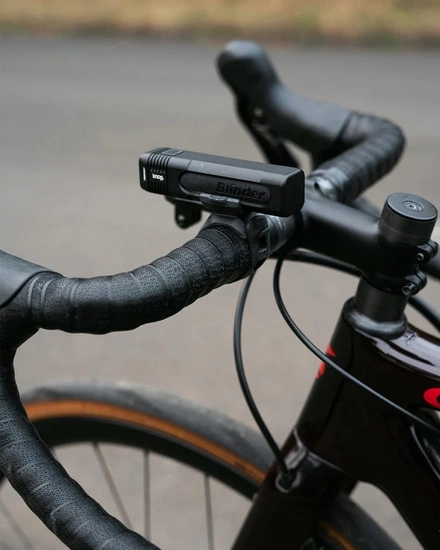 Lampka rowerowa przednia Knog Blinder Pro 900 lm