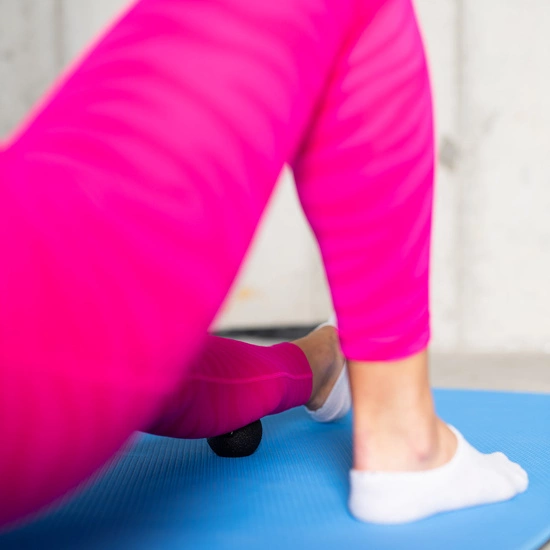 Piłka do masażu HMS BLM01 6 cm