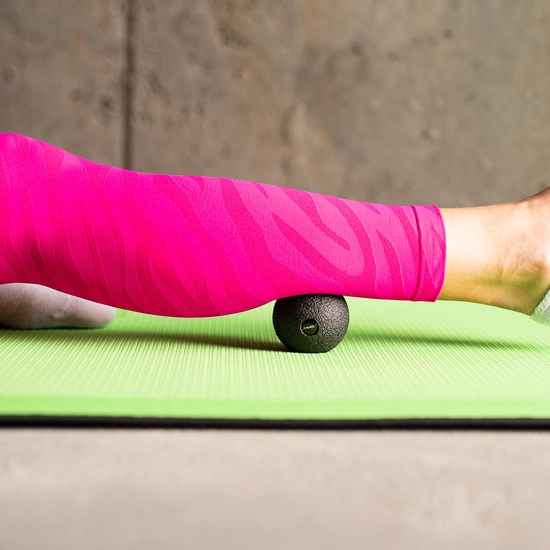 Piłka do masażu HMS BLM01 6 cm