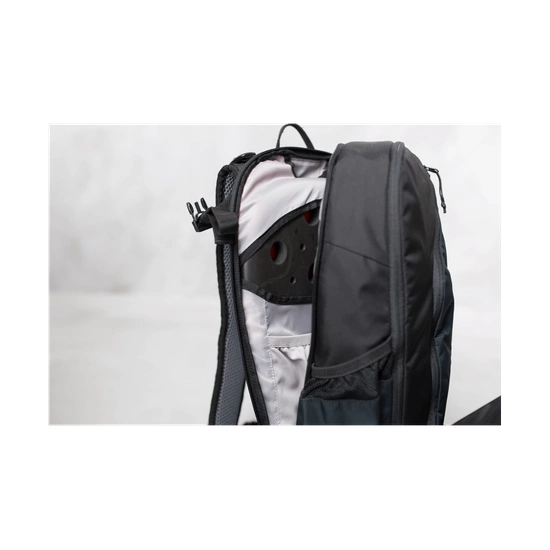 Plecak rowerowy Cube Edge Trail red 16L