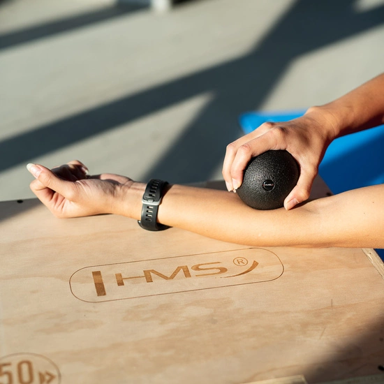 Piłka do masażu HMS BLM01 8 cm