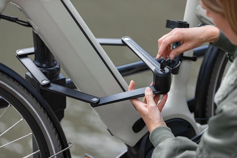 Zapięcie rowerowe AXA Fold 100 black