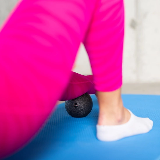 Piłka do masażu HMS BLM01 12 cm