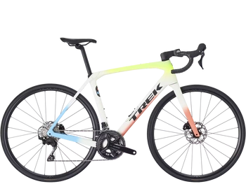 Rower szosowy Trek Domane SL 5 Gen 4 2026 era white / coral fade