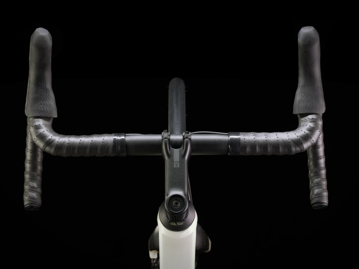 Rower szosowy Trek Domane AL 4 Gen 4 2026 era white