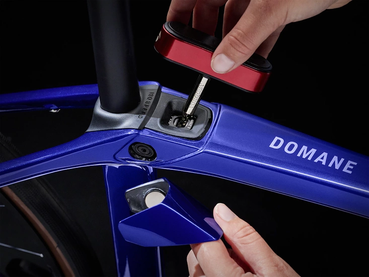 Rower szosowy Trek Domane SL 6 Gen 4 2024 hex blue