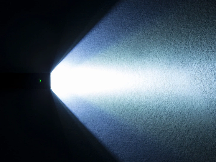 Lampka rowerowa przednia Bontrager Ion Comp R 700 lm